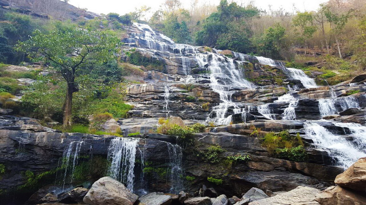 Mae Ya Waterfall